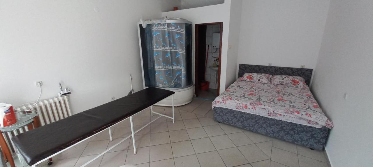 Big Bed, Rumenacka 7 ノヴィ・サド エクステリア 写真